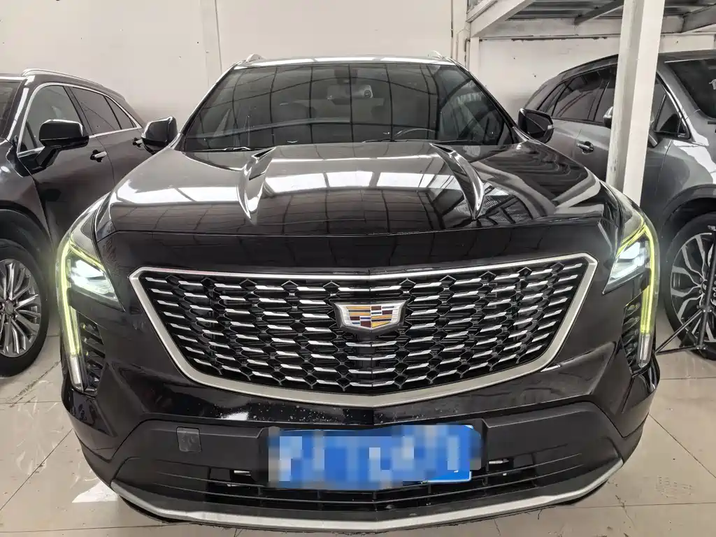 CADILLAC XT4
