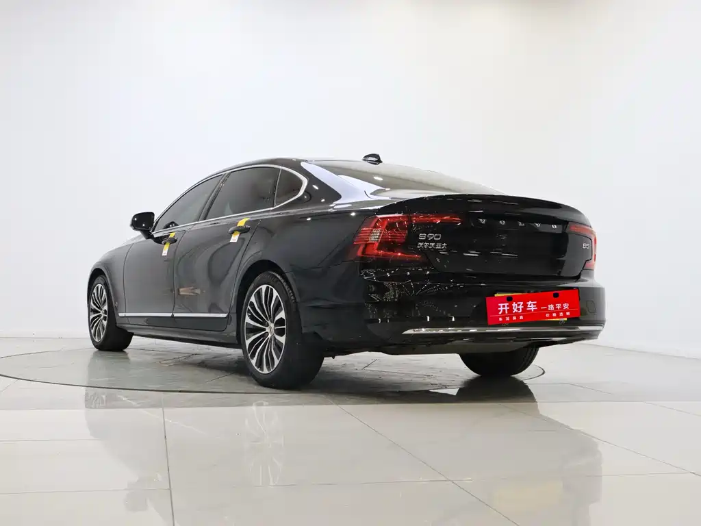 Volvo S90 2024 B5 Luxury