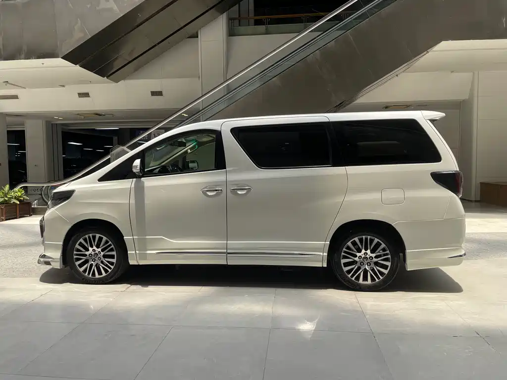 Toyota Alphard 2012 3.5L Luxury