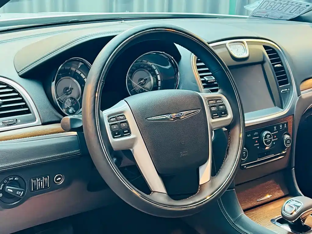 Chrysler 300C — миниатюра 7