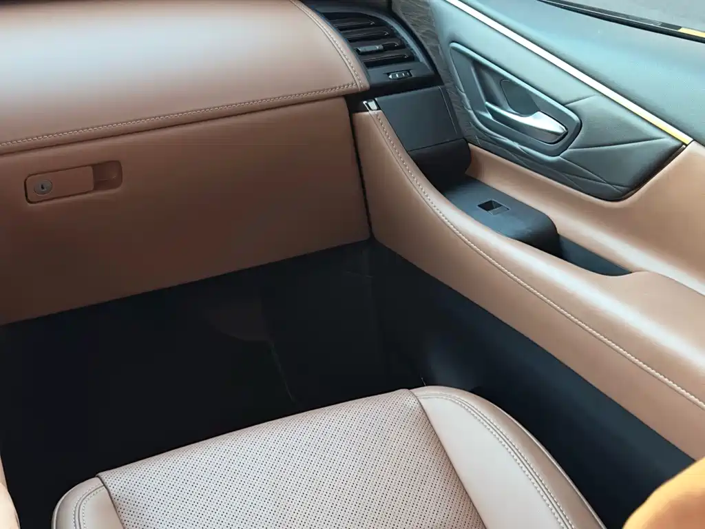 Toyota Vellfire — миниатюра 5