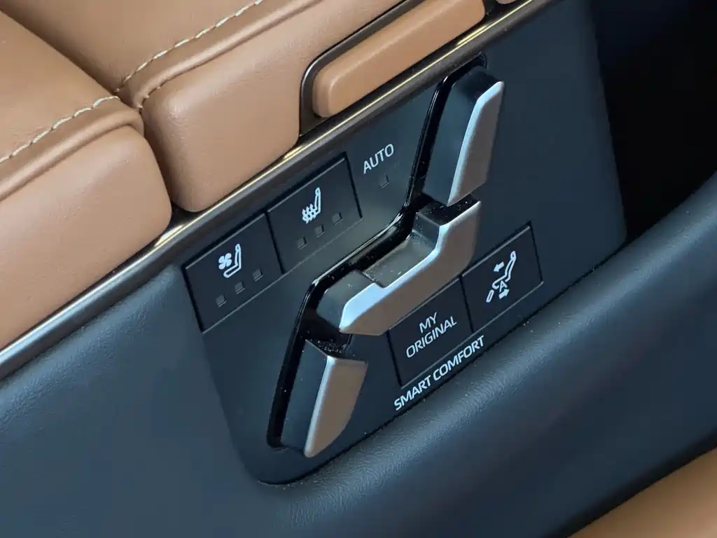 Toyota Vellfire — миниатюра 18