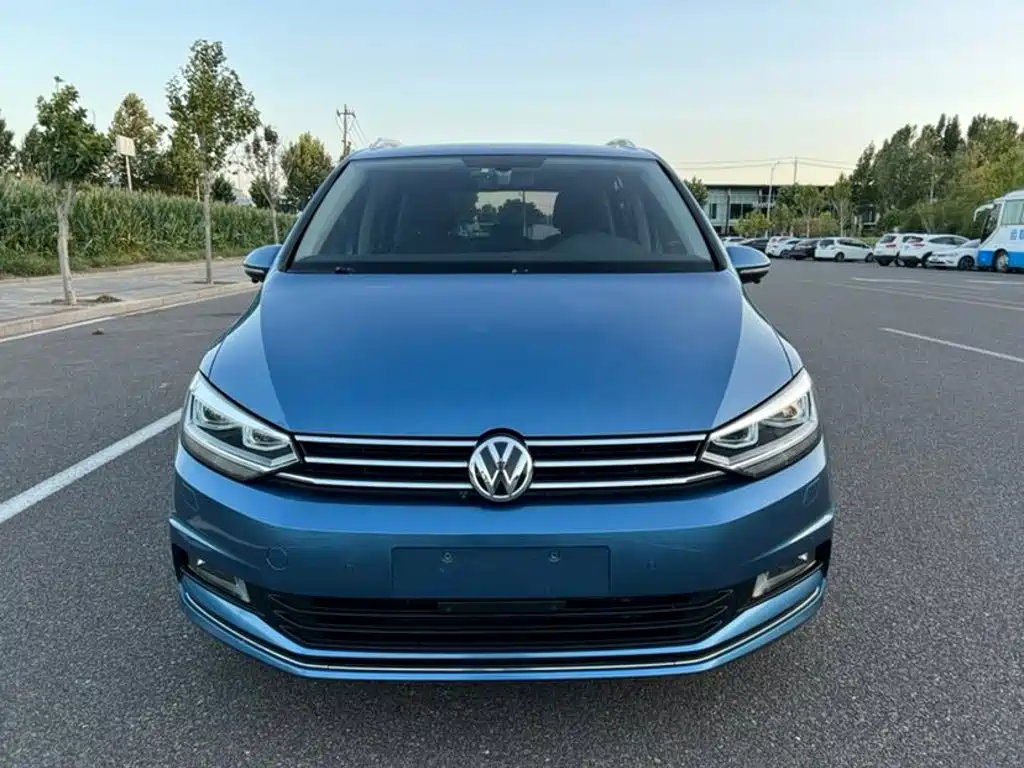 Volkswagen Touran — миниатюра 2