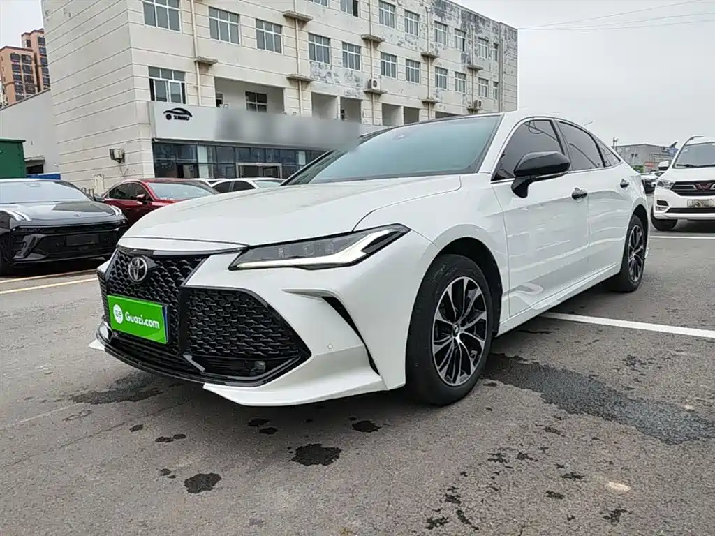 Купить Toyota Avalon