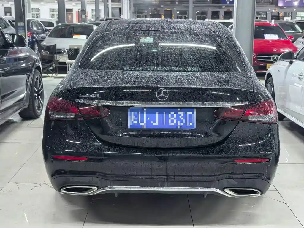 Mercedes-Benz E-Class — миниатюра 4