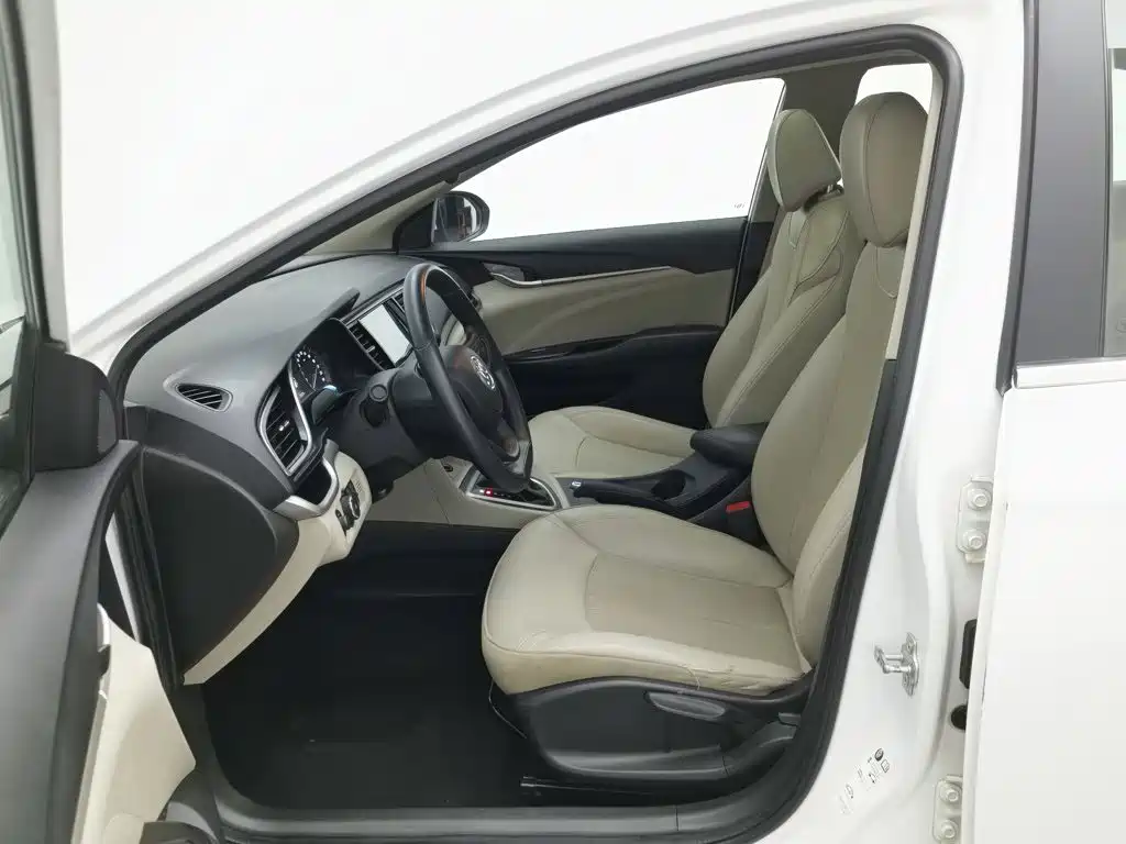 Buick Excelle — миниатюра 10