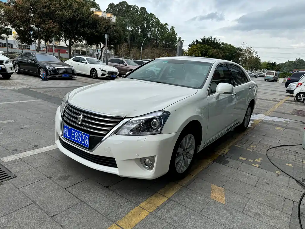 Toyota Crown 2012 2.5L Royal