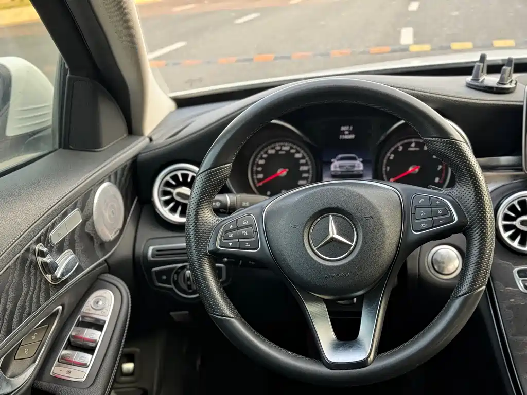 Mercedes-Benz C-Class — миниатюра 10