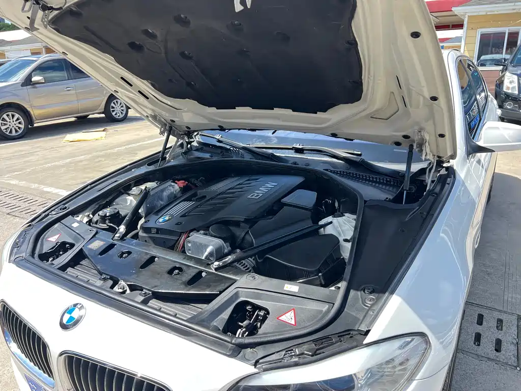 BMW 5 Series — миниатюра 25