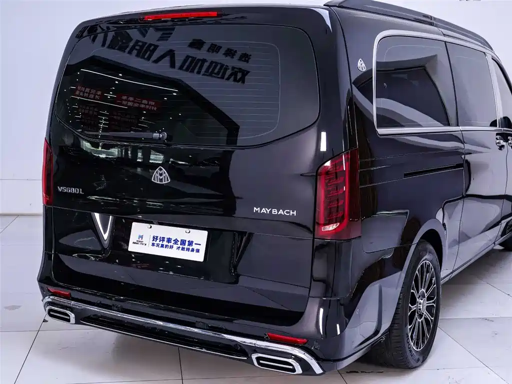 Mercedes-Benz Vito 2023 2.0T 7 мест