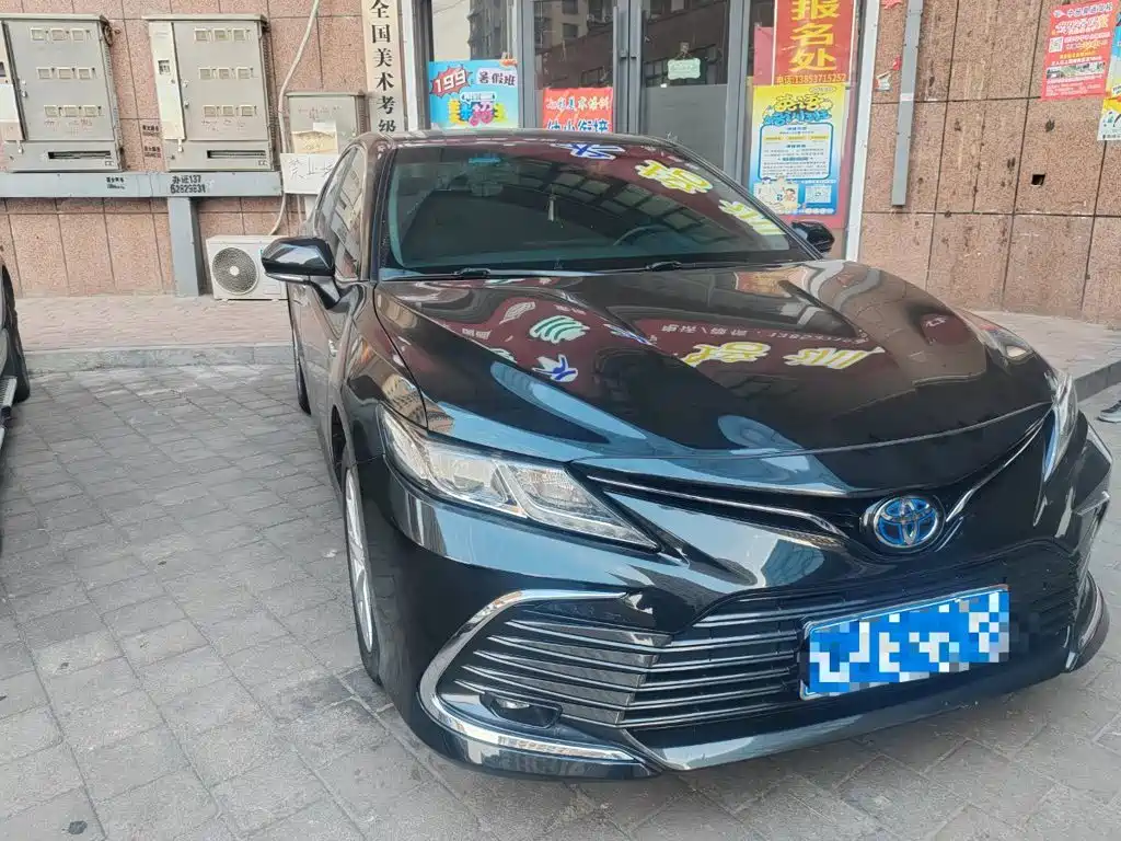 Toyota Camry — миниатюра 3