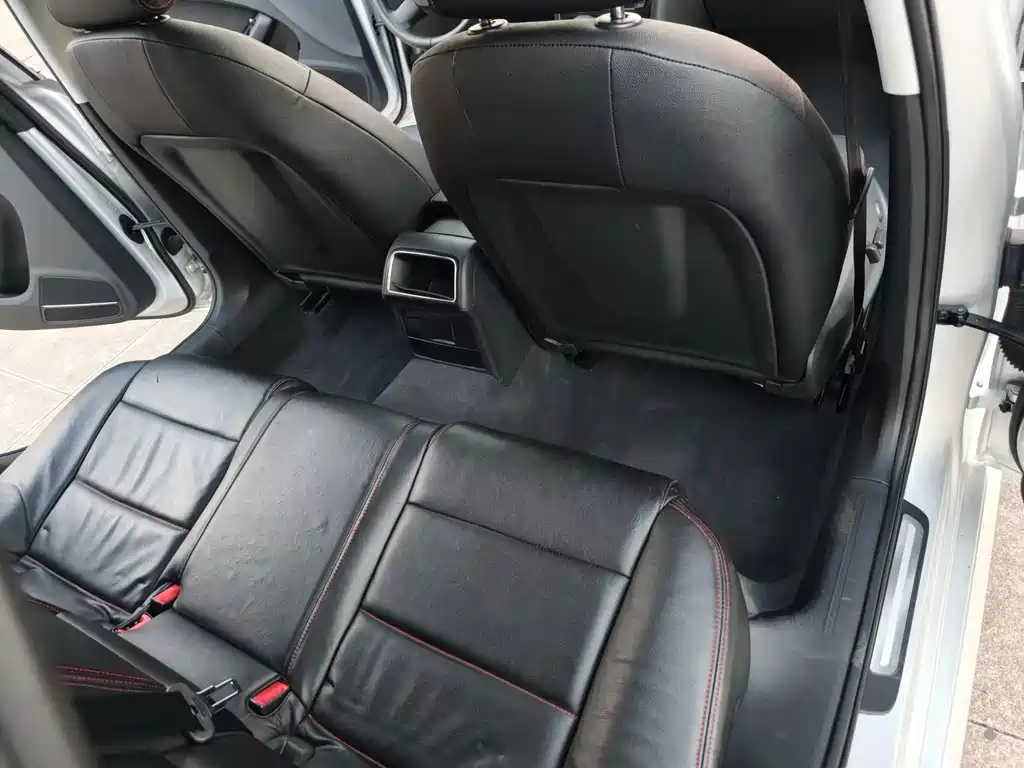 Audi A4L — миниатюра 9