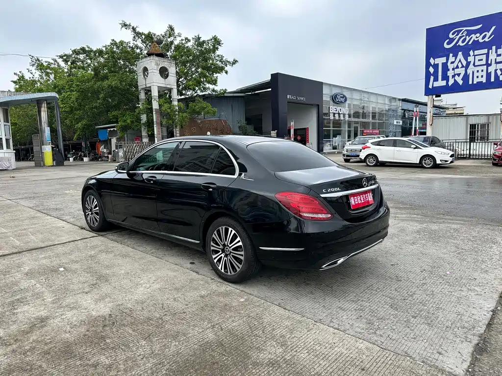 Mercedes-Benz C-Class — миниатюра 6