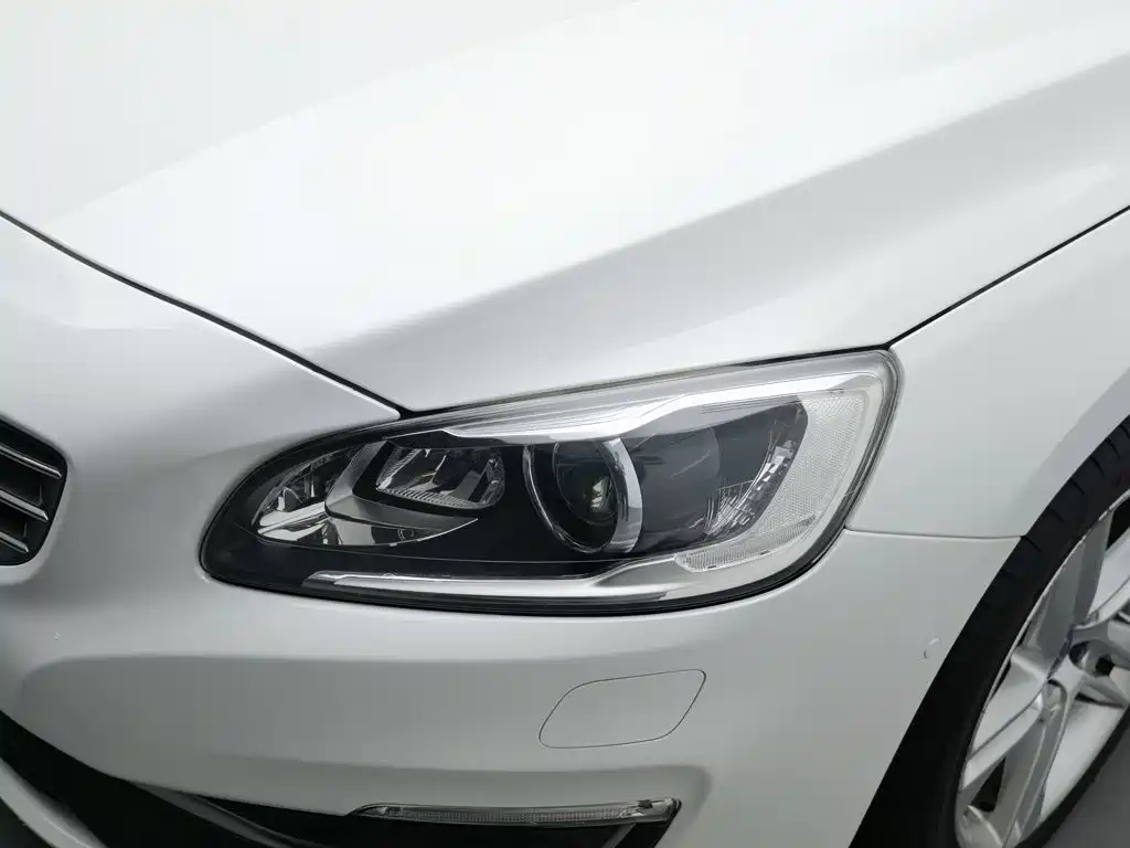 Volvo V60 — миниатюра 7