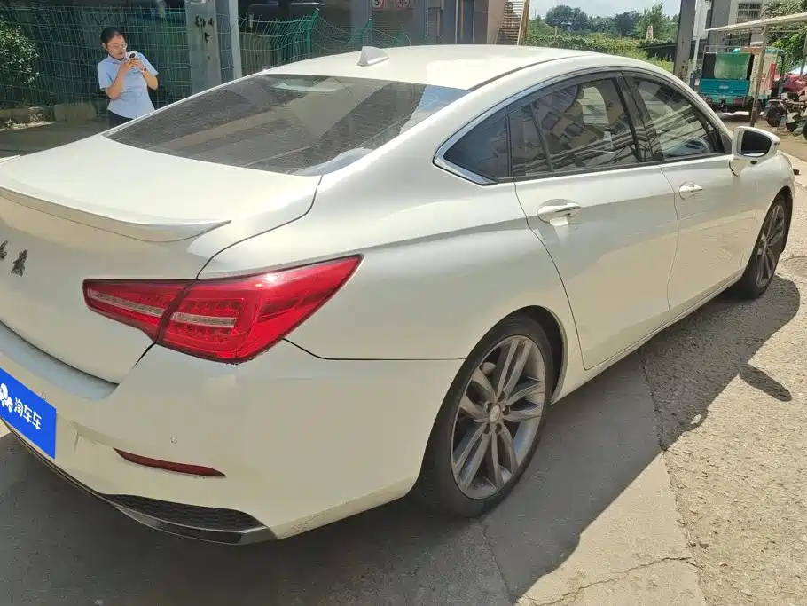 Hongqi Hongqi H5 — миниатюра 3