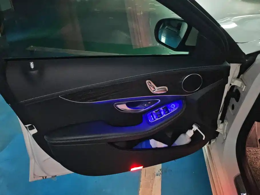 Mercedes-Benz C-Class — миниатюра 7