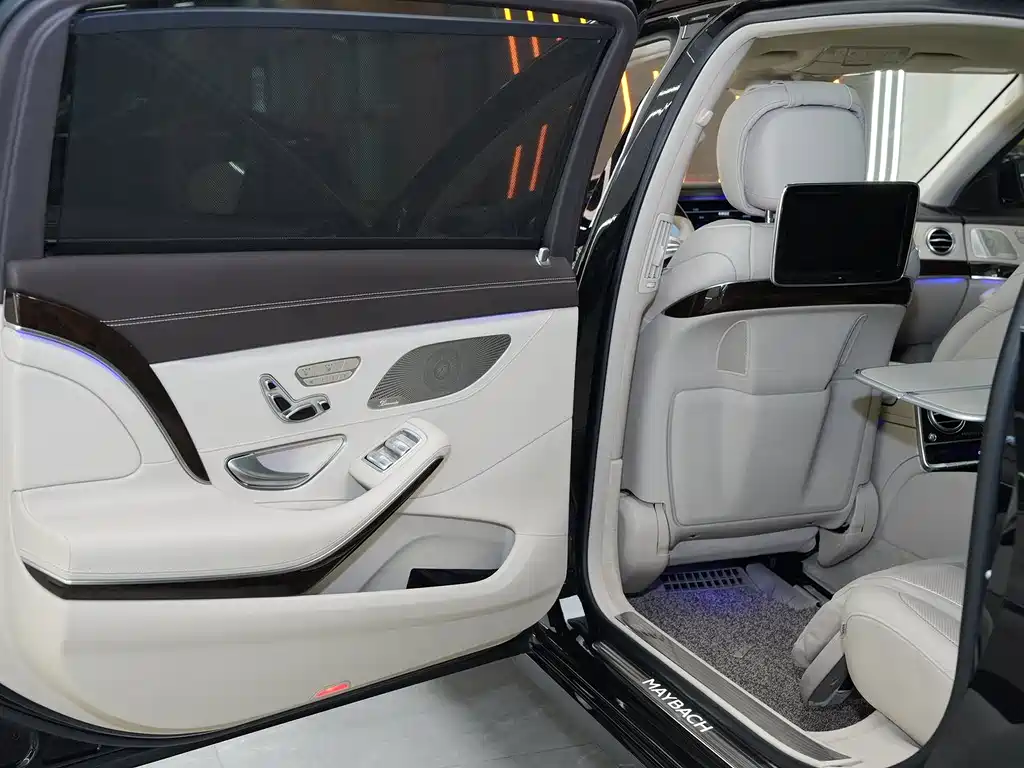 Mercedes-Benz Maybach S-Class S 500 4MATIC, фото 12