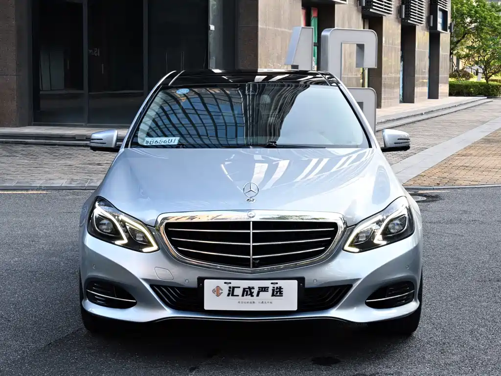 Mercedes-Benz E-Class — миниатюра 8