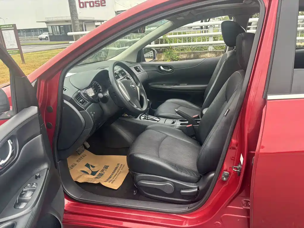 Nissan Tiida — миниатюра 3