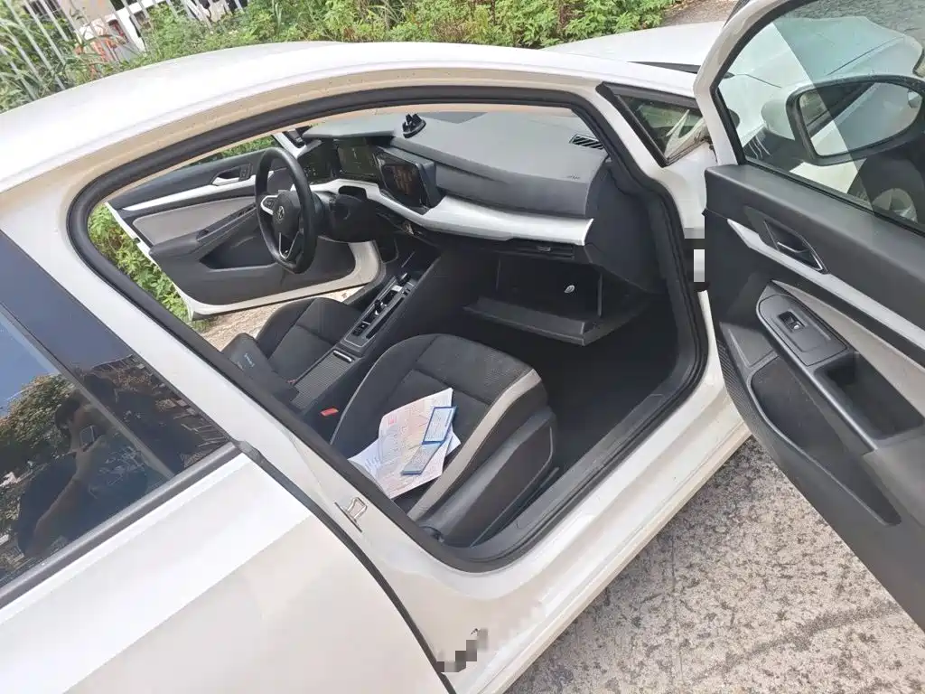 Volkswagen Golf — миниатюра 18