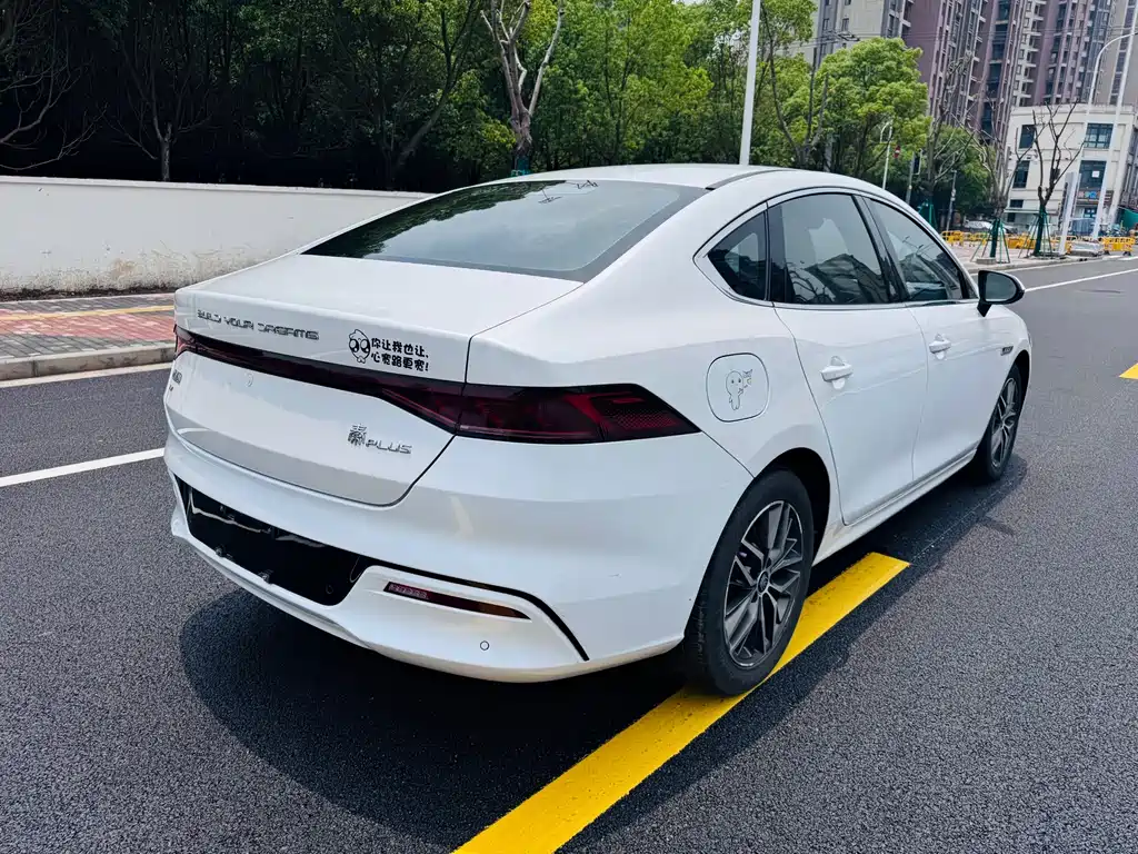 BYD Qin Plus PLUS 2021 EV 400KM Luxury