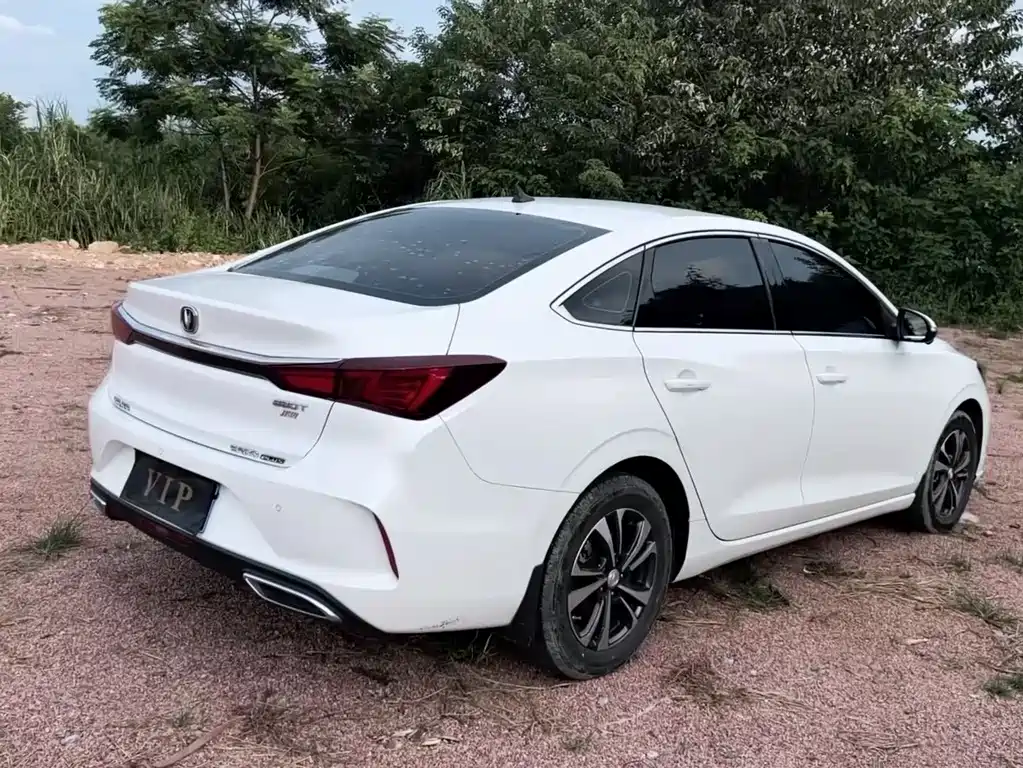 Changan Eado — миниатюра 4