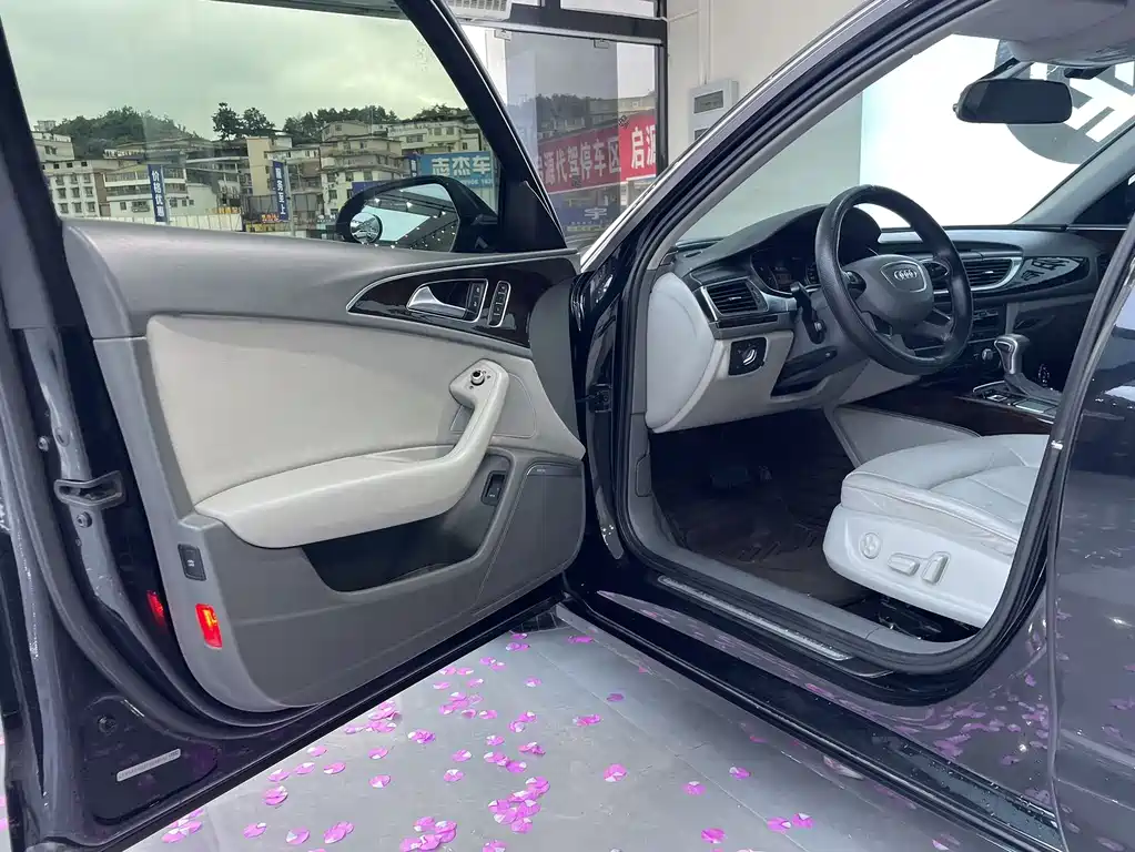 Audi A6L 2014 30 FSI Luxury