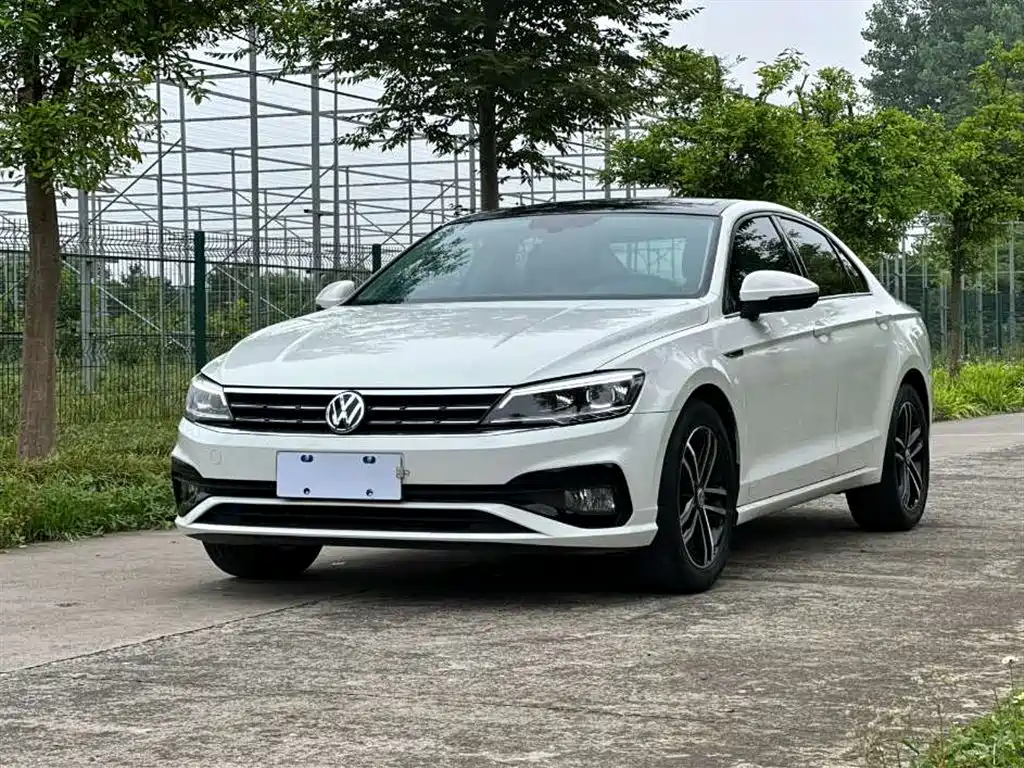 Купить Volkswagen Lamando