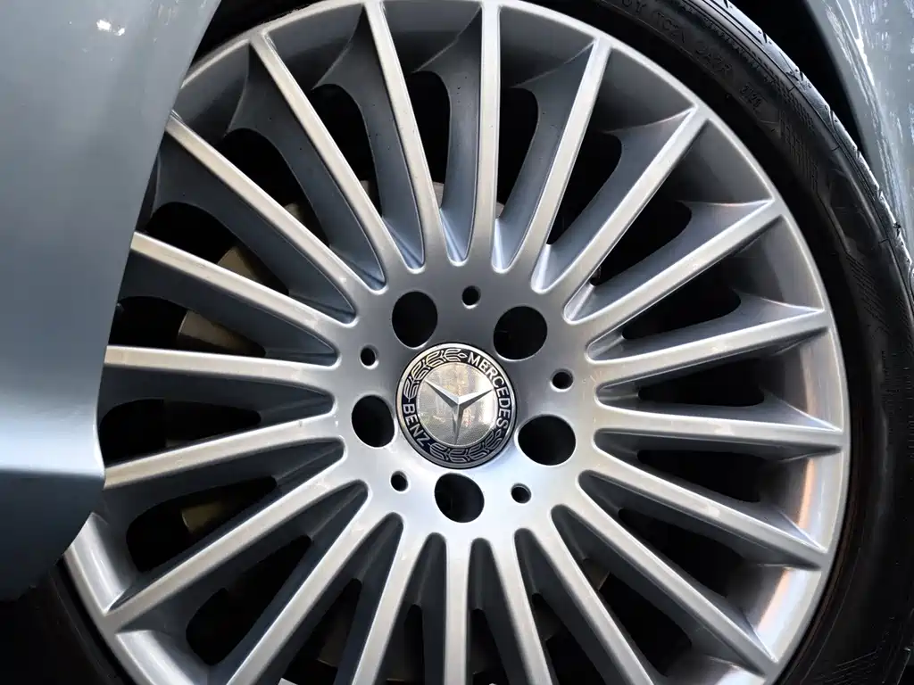 Mercedes-Benz E-Class — миниатюра 10