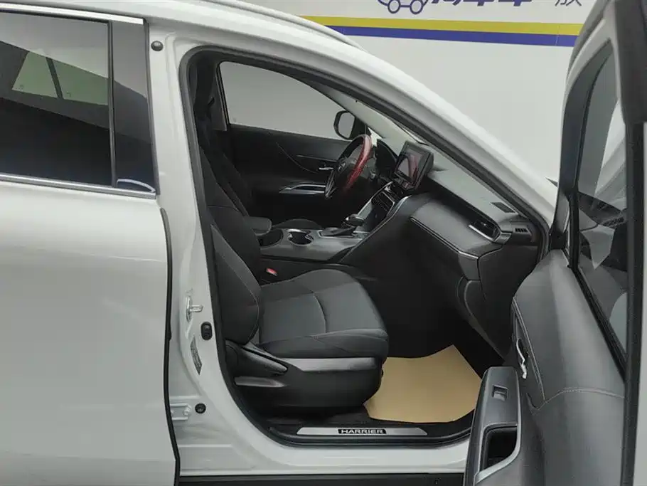 Toyota Harrier 2022 2.0L CVT