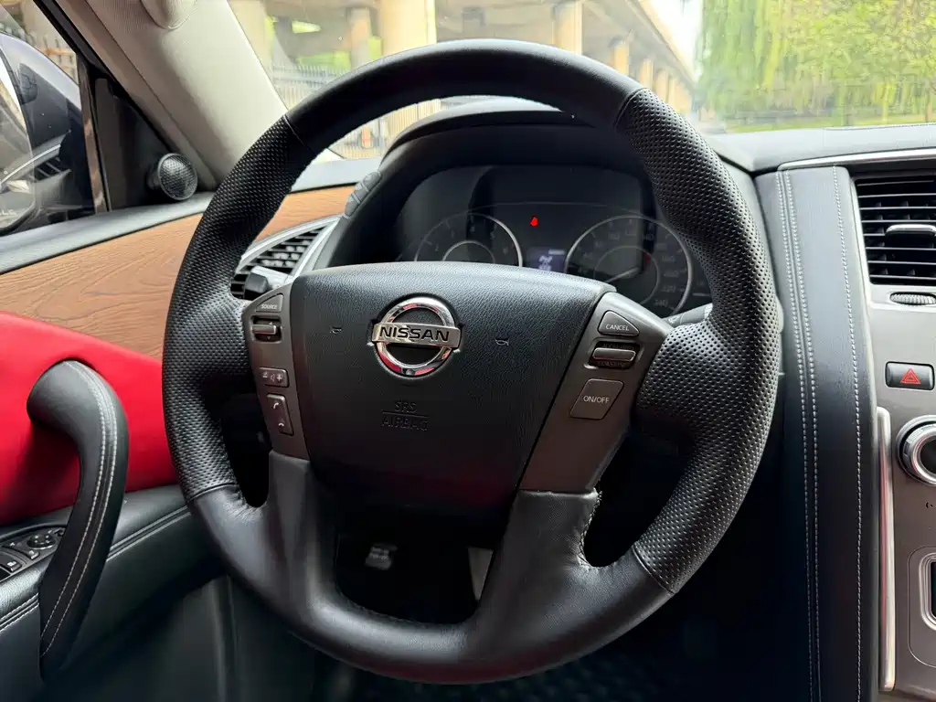 Nissan Patrol — миниатюра 11