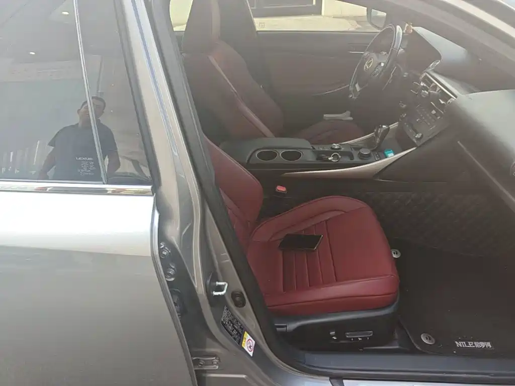 Lexus IS — миниатюра 25