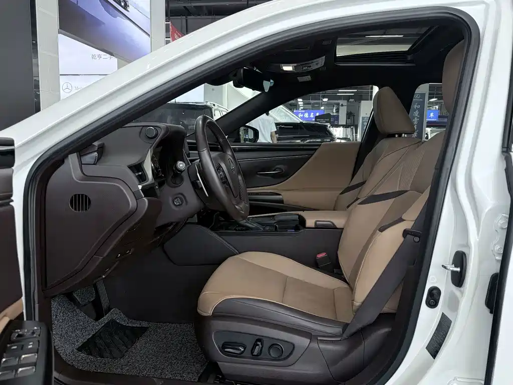 Lexus ES — миниатюра 6