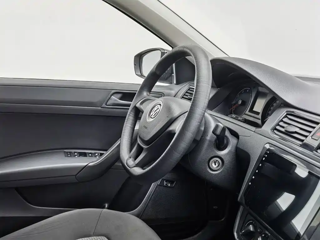 Volkswagen Santana — миниатюра 22