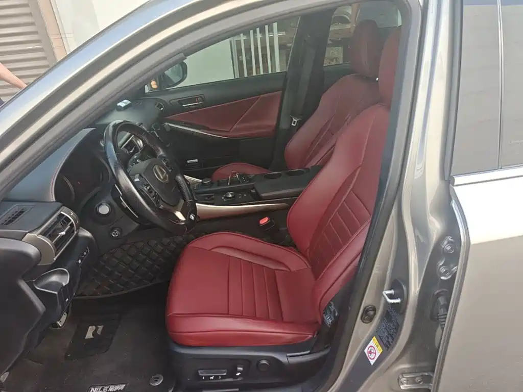 Lexus IS — миниатюра 15