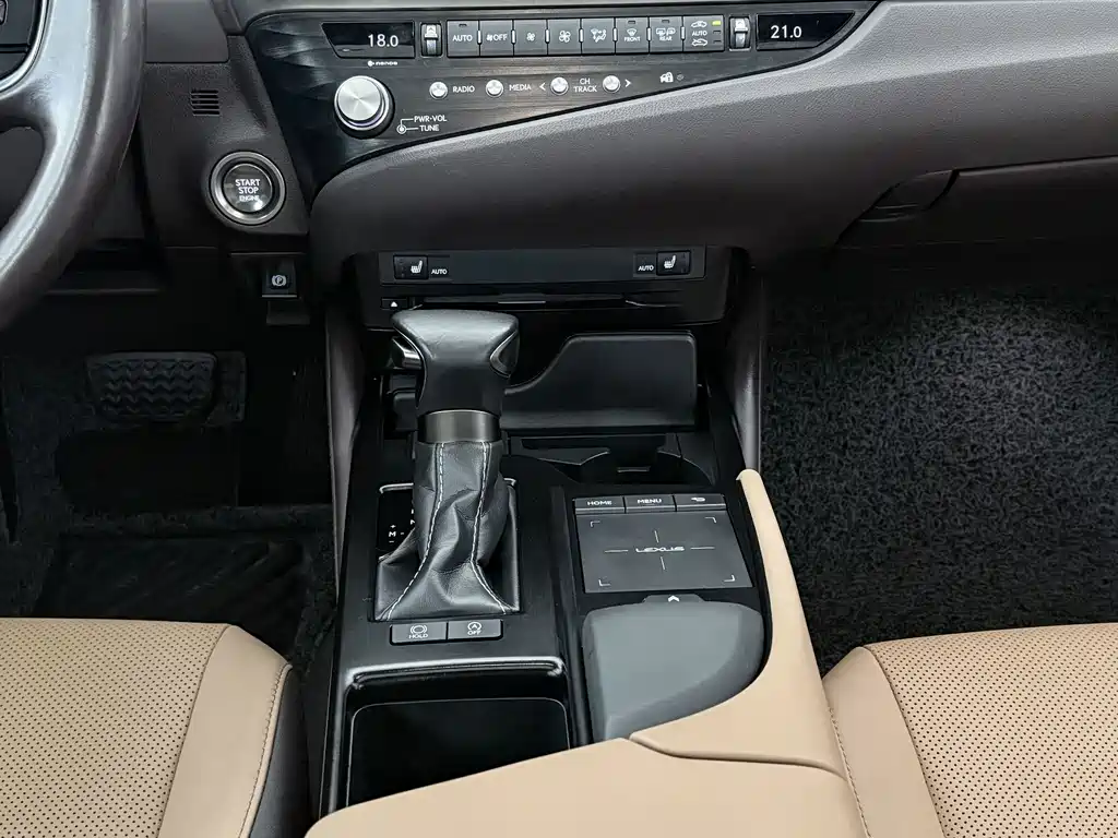 Lexus ES — миниатюра 13
