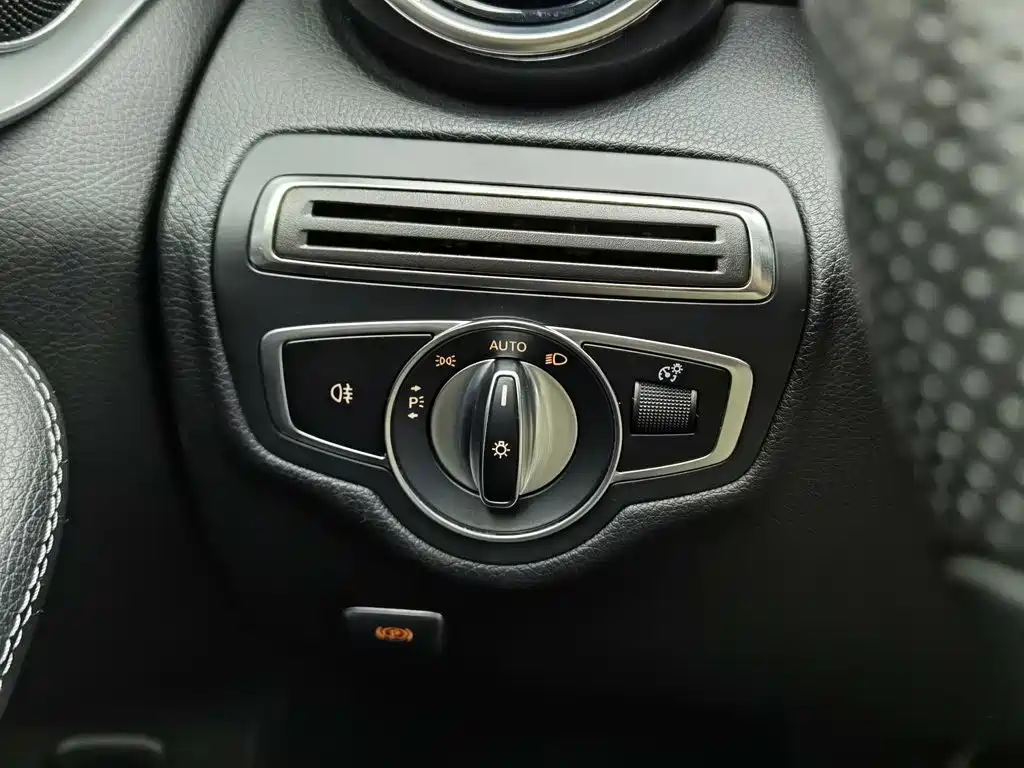 Mercedes-Benz C-Class — миниатюра 21