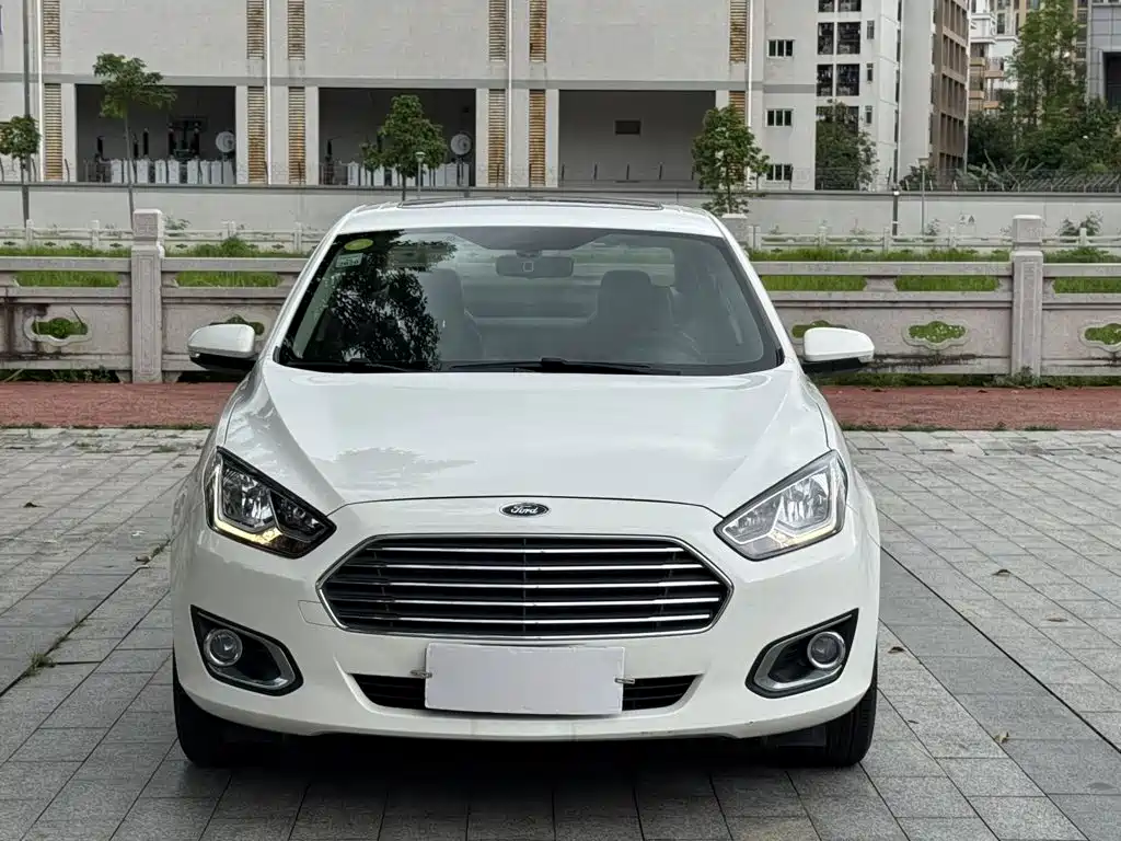 Ford Escort 2017 1.5L AT Fashion