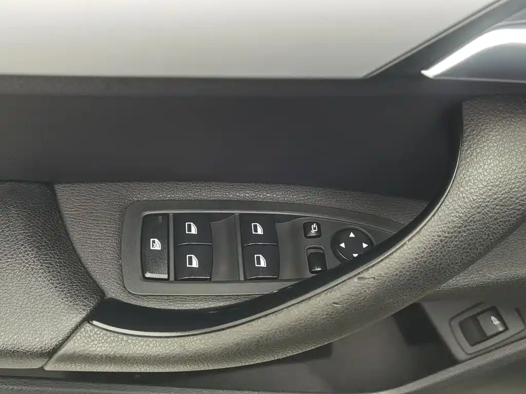 BMW X1 — миниатюра 9