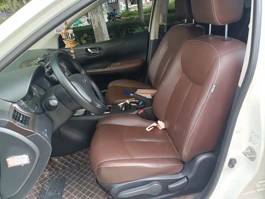 Nissan Tiida — миниатюра 11