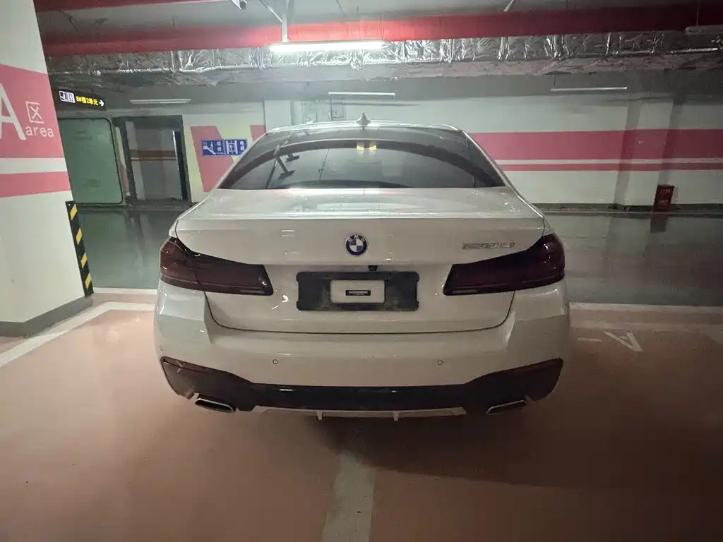 BMW 5 Series — миниатюра 6