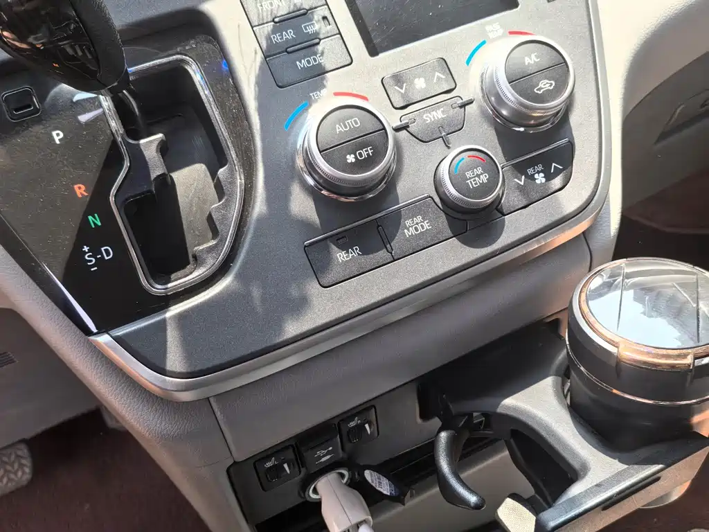 Toyota Sienna 2020 3.5L