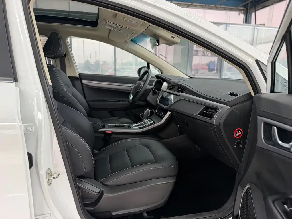 Geely Emgrand GS — миниатюра 11