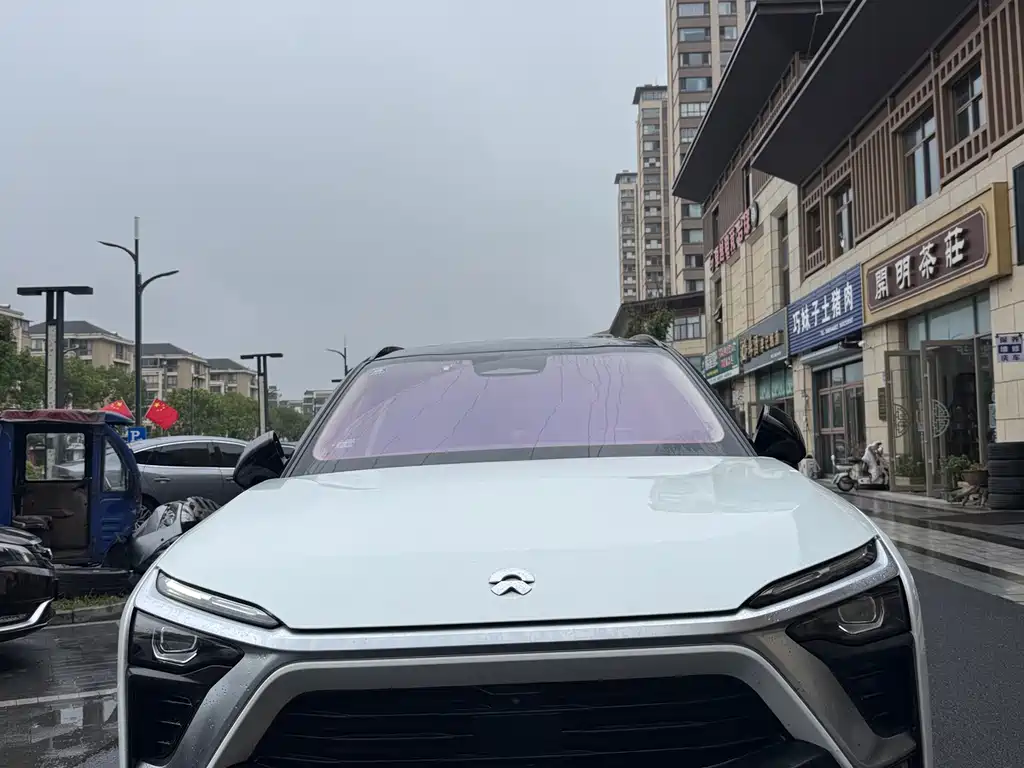 NIO ES8 — миниатюра 2