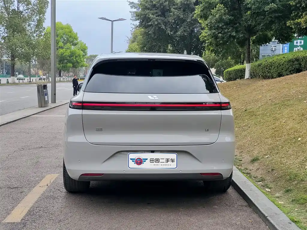Li Auto IDEAL L6