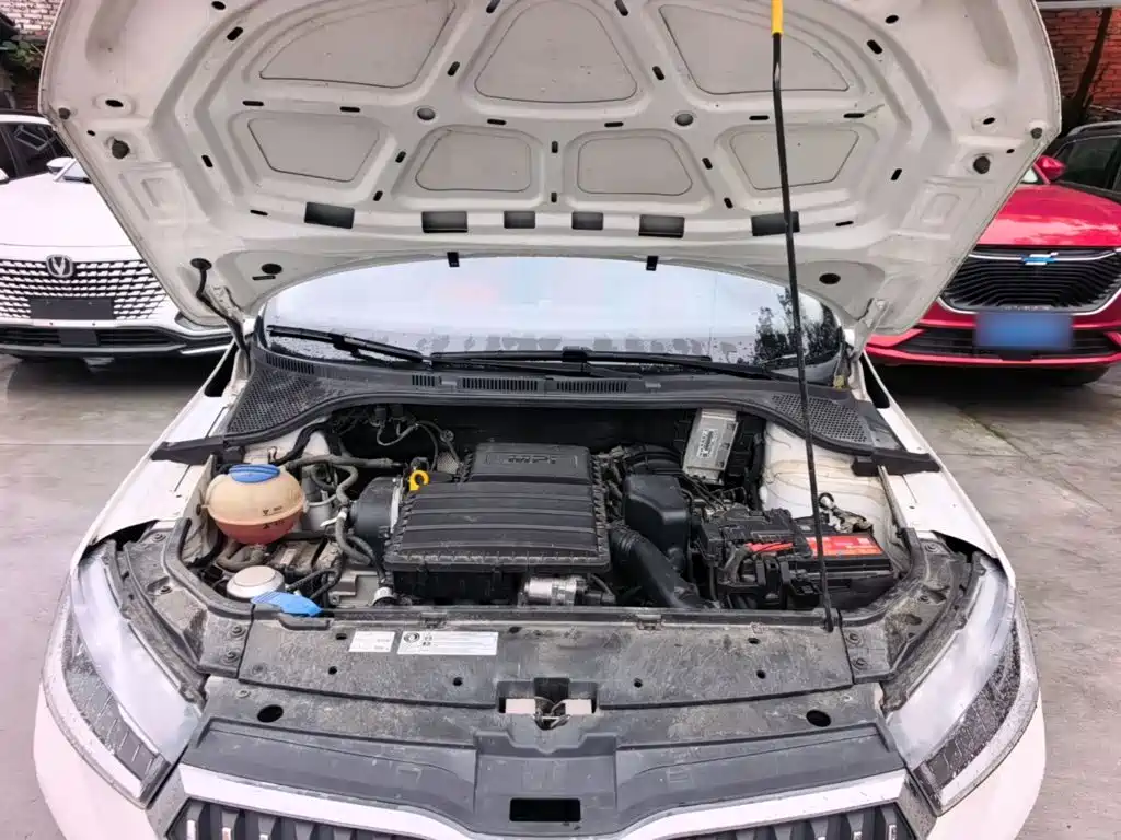 Skoda Rapid — миниатюра 20