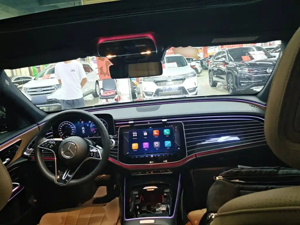 Mercedes-Benz E-Class — миниатюра 10