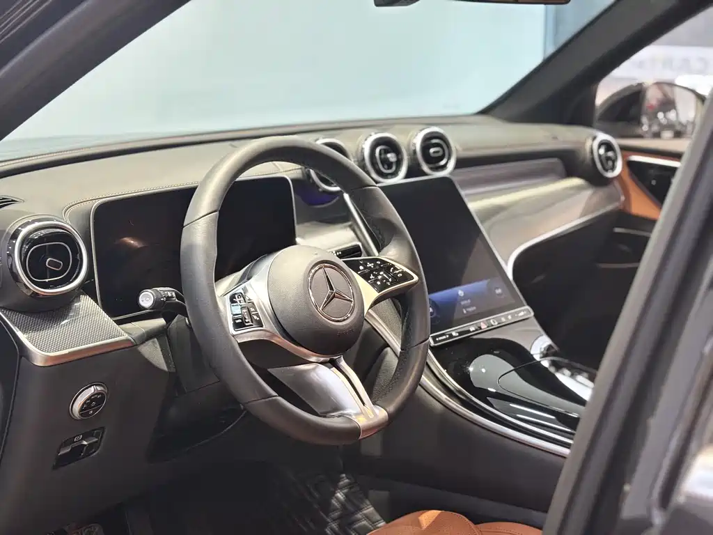 Mercedes-Benz GLC 2024 GLC 260 L 4MATIC 5 мест