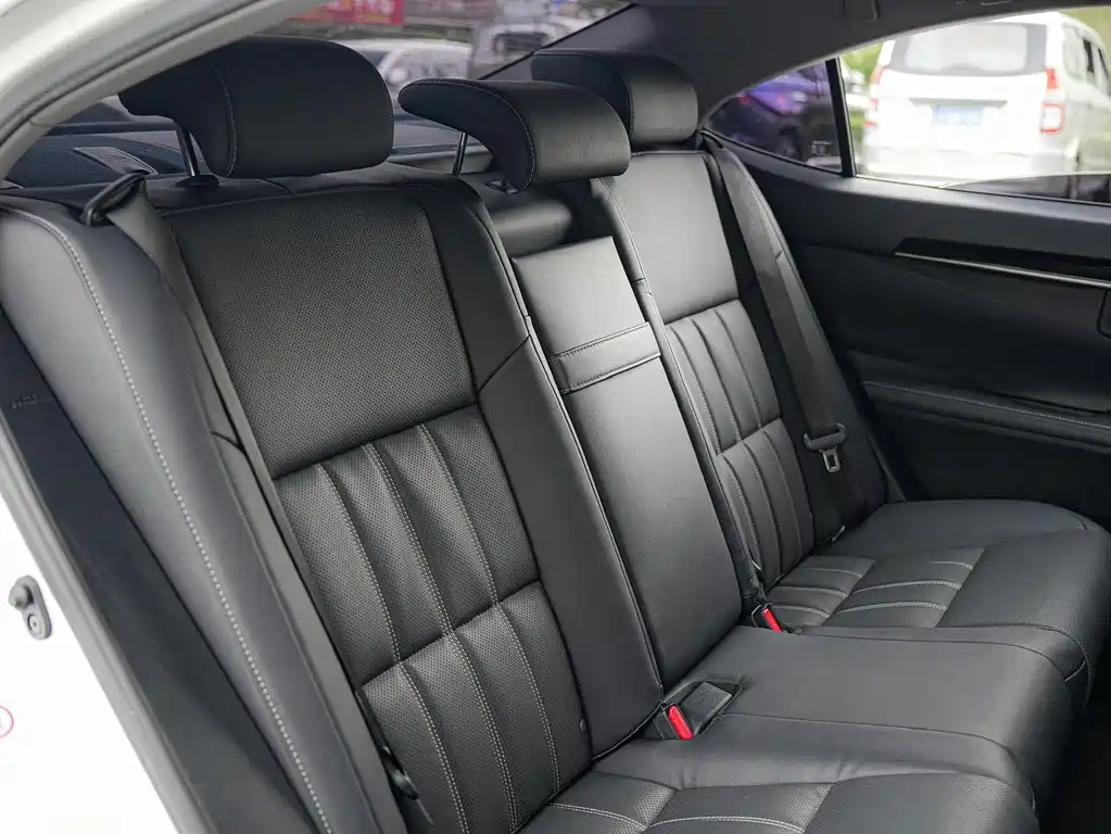 Lexus ES — миниатюра 15