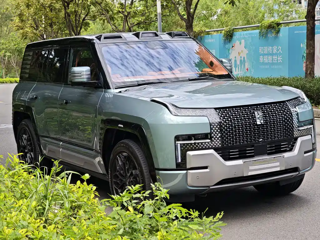 Yangwang U8 2023 Luxury